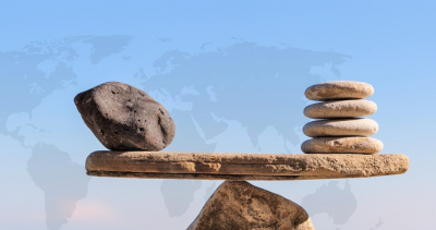 The optimal price in a globally interconnected market